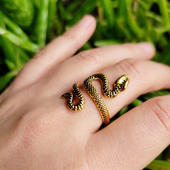 New Classic Gold Snake Ring - Picture 11 of 11